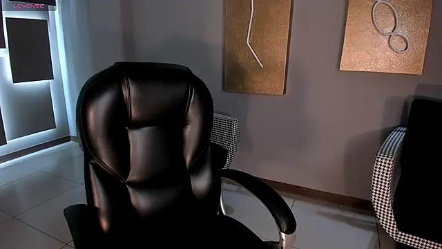 Snapshot of JuanitaClay chatting on October 2025 12:28:02 PM JuanitaClay online show from October 2025 12:28:02 PM