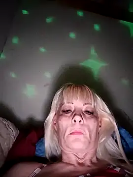 Snapshot of ChristinaDiamond chatting on January 2025 08:25:01 PM ChristinaDiamond online show from January 2025 08:25:01 PM