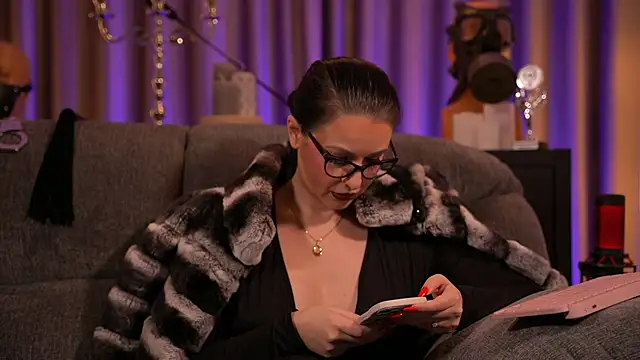 kelly kent online show from February 2025 03:19:01 AM