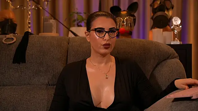 kelly kent online show from November 2025 12:24:02 AM