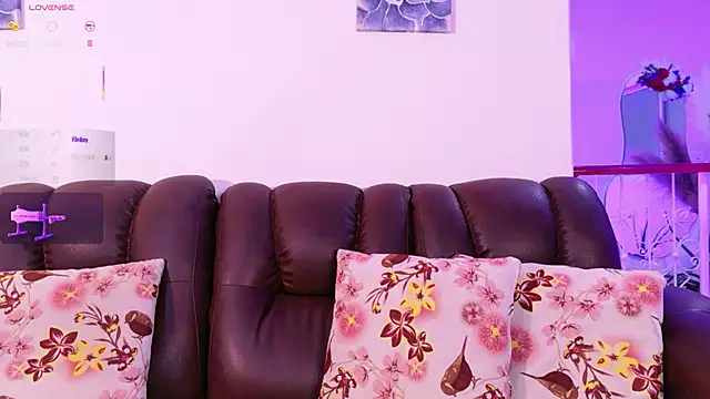 lara giraldo online show from May 2026 11:43:02 PM