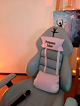 Snapshot of francesca_baker1007 chatting on October 2025 01:08:02 AM francesca baker1007 online show from October 2025 01:08:02 AM