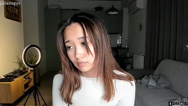 Snapshot of julias_tapes chatting on January 2025 04:50:02 PM julias tapes online show from January 2025 04:50:02 PM