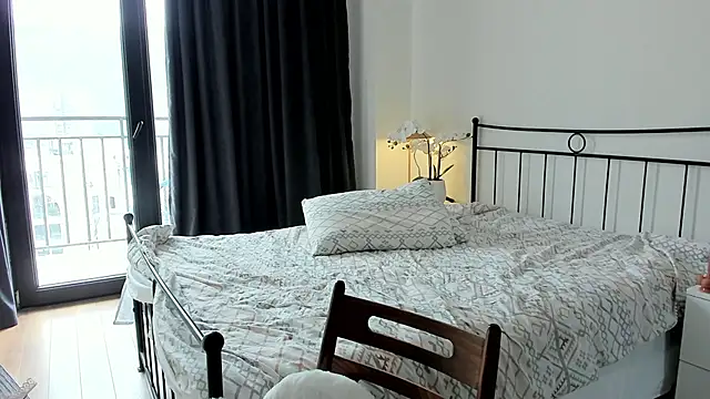 Snapshot of julias_tapes chatting on March 2025 07:30:02 AM julias tapes online show from March 2025 07:30:02 AM