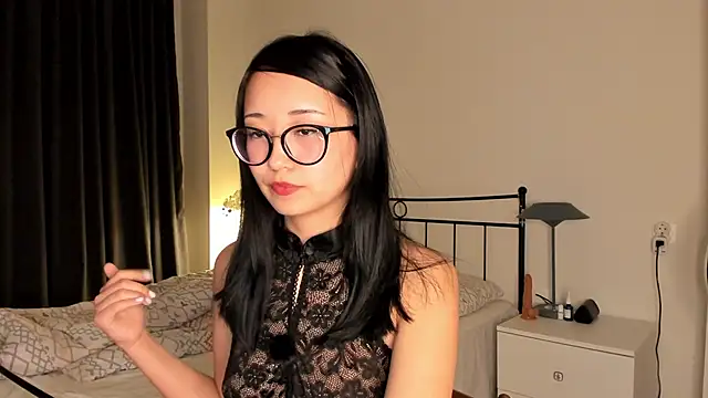 Snapshot of julias_tapes chatting on March 2025 08:48:02 PM julias tapes online show from March 2025 08:48:02 PM