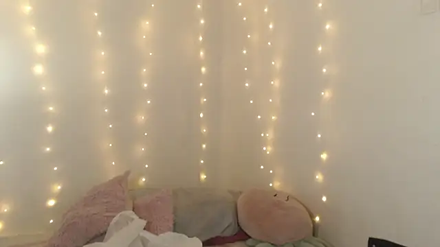 Snapshot of SweetSofty chatting on March 2026 09:43:01 PM SweetSofty online show from March 2026 09:43:01 PM