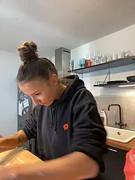 Snapshot of spottyyy chatting on February 2025 10:26:02 AM spottyyy online show from February 2025 10:26:02 AM