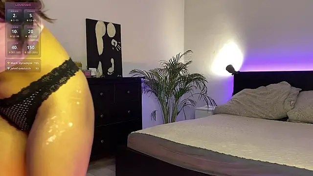 Snapshot of spottyyy chatting on March 2025 10:43:01 PM spottyyy online show from March 2025 10:43:01 PM