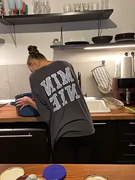 Snapshot of spottyyy chatting on September 2025 04:29:02 PM spottyyy online show from September 2025 04:29:02 PM