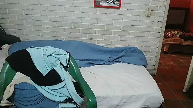 Snapshot of valeriaswang_Lucas chatting on January 2026 01:25:02 PM valeriaswang Lucas online show from January 2026 01:25:02 PM