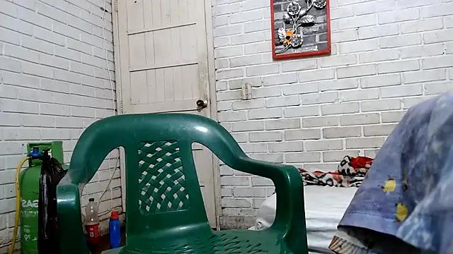 Snapshot of valeriaswang_Lucas chatting on February 2026 02:07:01 PM valeriaswang Lucas online show from February 2026 02:07:01 PM