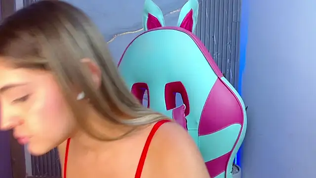 sofia henaok online show from March 2025 11:09:01 PM