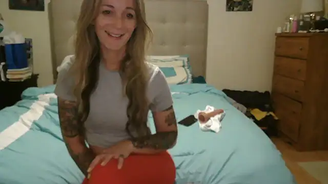Heyitsmee33 online show from May 2026 10:21:01 AM