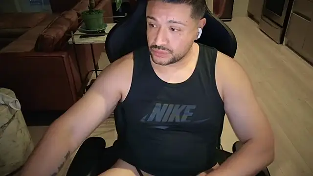 HungandThickLatin online show from October 2025 01:49:02 AM