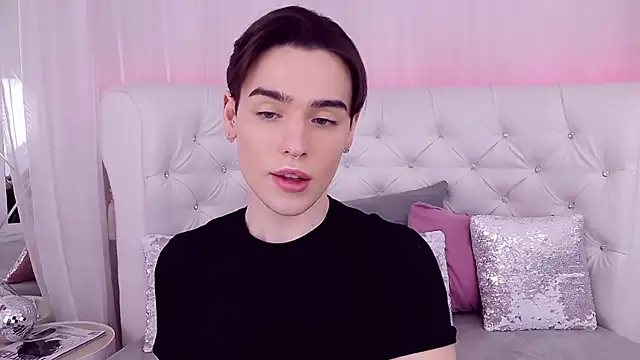 RobbyCharming online show from February 2025 07:46:01 PM