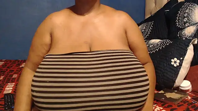 Snapshot of CUTEFIRMMELONSS chatting on March 2026 03:55:02 AM CUTEFIRMMELONSS online show from March 2026 03:55:02 AM