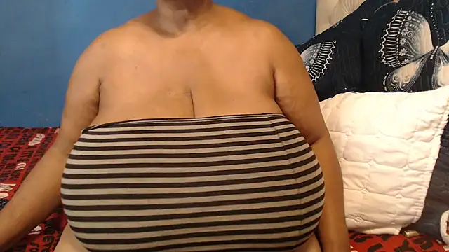 Snapshot of CUTEFIRMMELONSS chatting on March 2026 09:25:01 AM CUTEFIRMMELONSS online show from March 2026 09:25:01 AM