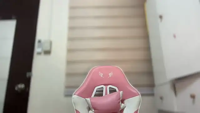 ehotlovea  online show from September 2025 06:43:02 PM