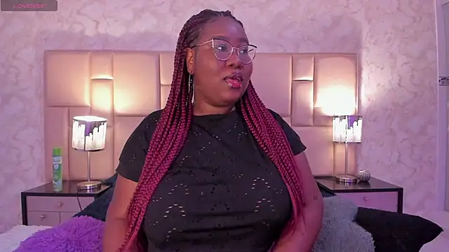 Snapshot of Darnellqueen chatting on January 2025 04:44:02 AM Darnellqueen online show from January 2025 04:44:02 AM