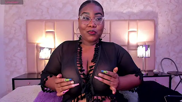 Snapshot of Darnellqueen chatting on February 2025 07:59:02 AM Darnellqueen online show from February 2025 07:59:02 AM