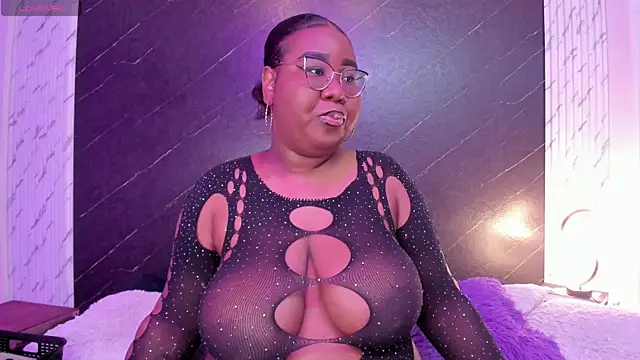 Snapshot of Darnellqueen chatting on September 2025 03:28:01 AM Darnellqueen online show from September 2025 03:28:01 AM