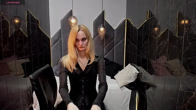 SaraSubtlety online show from September 2025 01:34:01 PM