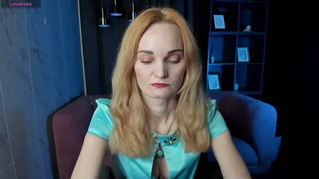 SaraSubtlety online show from December 2025 01:40:01 PM