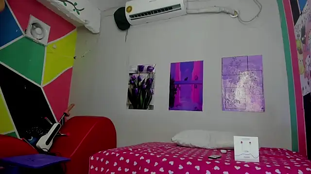 MarianaManzur online show from February 2025 02:21:01 PM