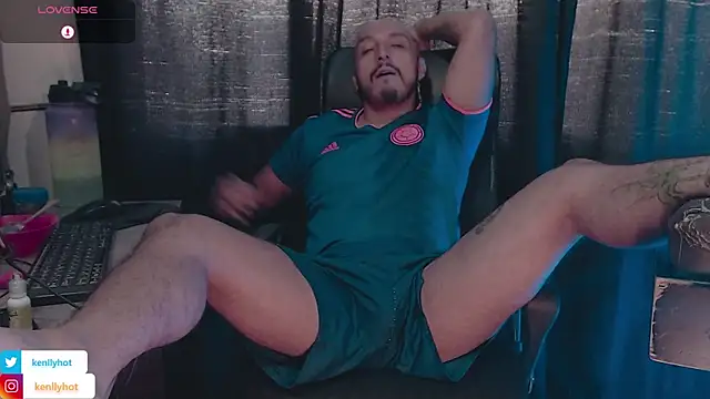 KenllyH online show from April 2026 10:19:02 PM