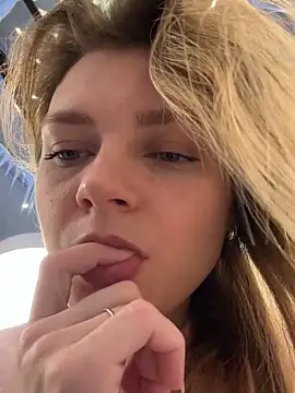 ValenciaShock online show from November 2025 07:07:01 AM