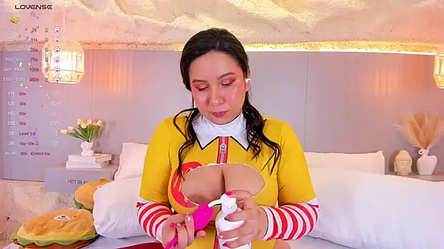 Isabella Daniell online show from May 2026 03:58:01 AM