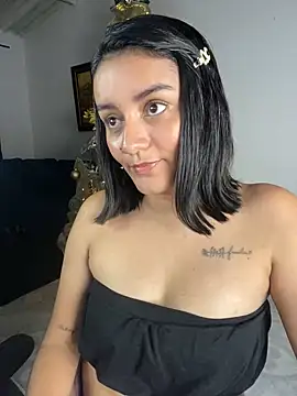 Snapshot of Lucia-Candy chatting on December 2024 05:05:02 AM Lucia-Candy online show from December 2024 05:05:02 AM