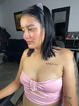 Snapshot of Lucia-Candy chatting on February 2025 12:20:01 AM Lucia-Candy online show from February 2025 12:20:01 AM