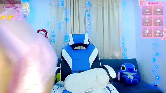 Snapshot of Aleexx___ chatting on November 2025 05:35:01 PM Aleexx online show from November 2025 05:35:01 PM