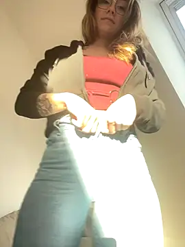 TalullaX online show from November 2025 03:11:01 PM