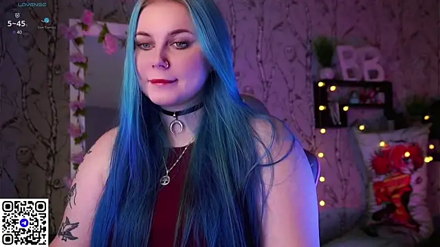 Snapshot of Moon_Valkyrie chatting on February 2025 03:48:01 AM Moon Valkyrie online show from February 2025 03:48:01 AM