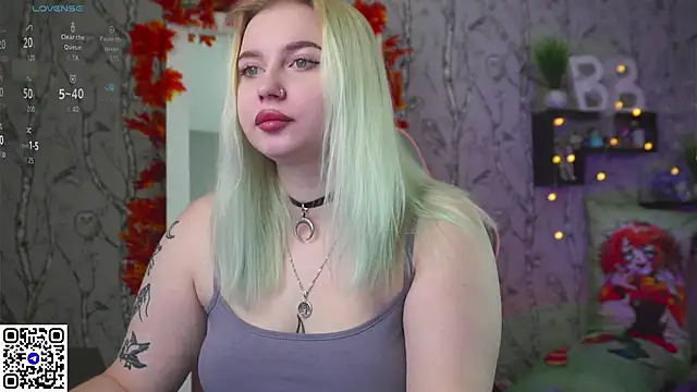 Snapshot of Moon_Valkyrie chatting on October 2025 08:35:01 AM Moon Valkyrie online show from October 2025 08:35:01 AM