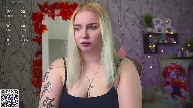 Snapshot of Moon_Valkyrie chatting on November 2025 07:42:02 AM Moon Valkyrie online show from November 2025 07:42:02 AM