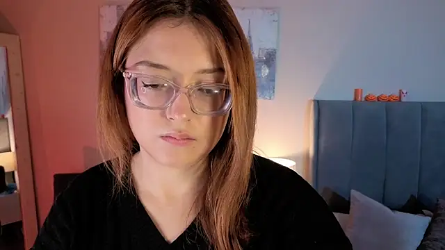 MiaFranklyn online show from October 2025 01:11:01 PM