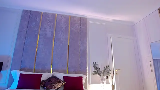 Snapshot of MilaDYstarlight chatting on January 2025 10:08:02 PM MilaDYstarlight online show from January 2025 10:08:02 PM