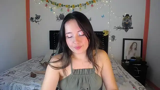 naughty girl 4u online show from December 2024 06:37:02 PM