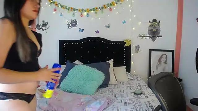 naughty girl 4u online show from December 2024 03:05:01 PM