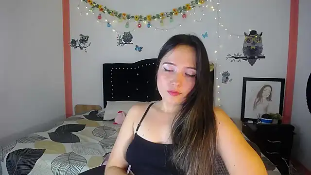 naughty girl 4u online show from December 2024 05:37:02 PM