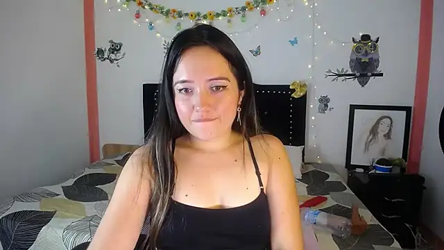 naughty girl 4u online show from December 2024 08:39:01 PM