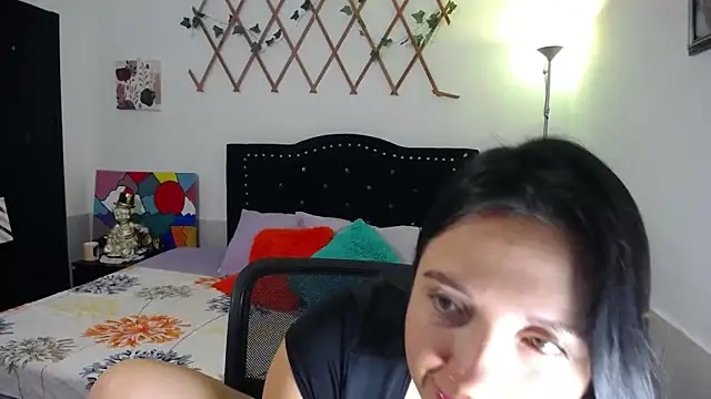naughty girl 4u online show from May 2026 08:36:01 PM