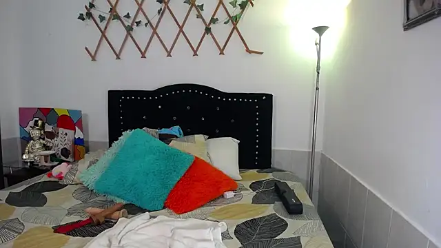 Snapshot of naughty_girl_4u chatting on June 2026 09:03:02 PM naughty girl 4u online show from June 2026 09:03:02 PM