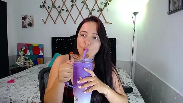 Snapshot of naughty_girl_4u chatting on June 2026 10:21:02 PM naughty girl 4u online show from June 2026 10:21:02 PM