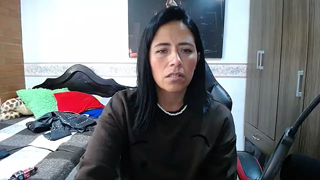 Snapshot of sharoon_cheerry chatting on April 2026 04:10:02 PM sharoon cheerry online show from April 2026 04:10:02 PM