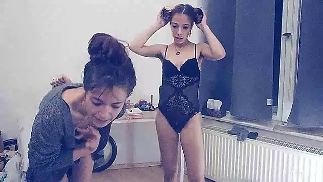 Snapshot of LinaWinter chatting on December 2024 07:44:01 PM LinaWinter online show from December 2024 07:44:01 PM