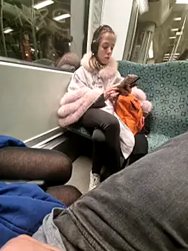 Snapshot of LinaWinter chatting on December 2024 08:36:02 PM LinaWinter online show from December 2024 08:36:02 PM